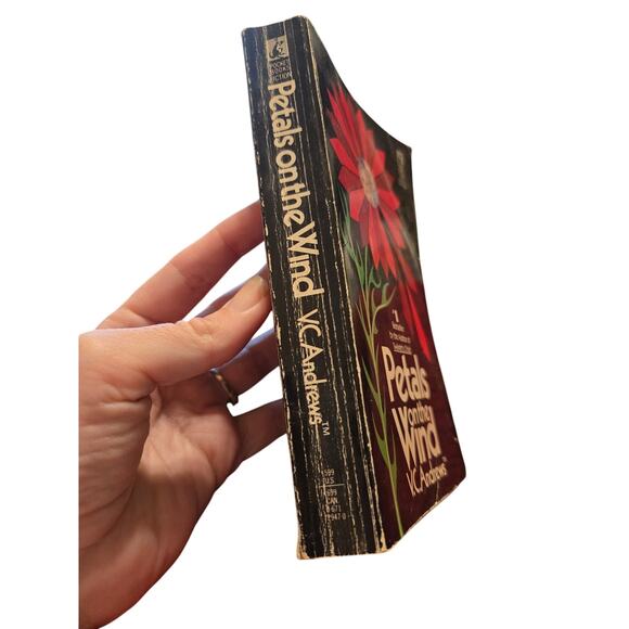 V.C. Andrews PETALS ON THE WIND Dollanganger #2 Gothic Horror 0671729470 - Picture 4 of 8